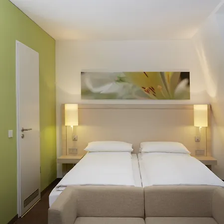 H+ Hotel Muenchen-2